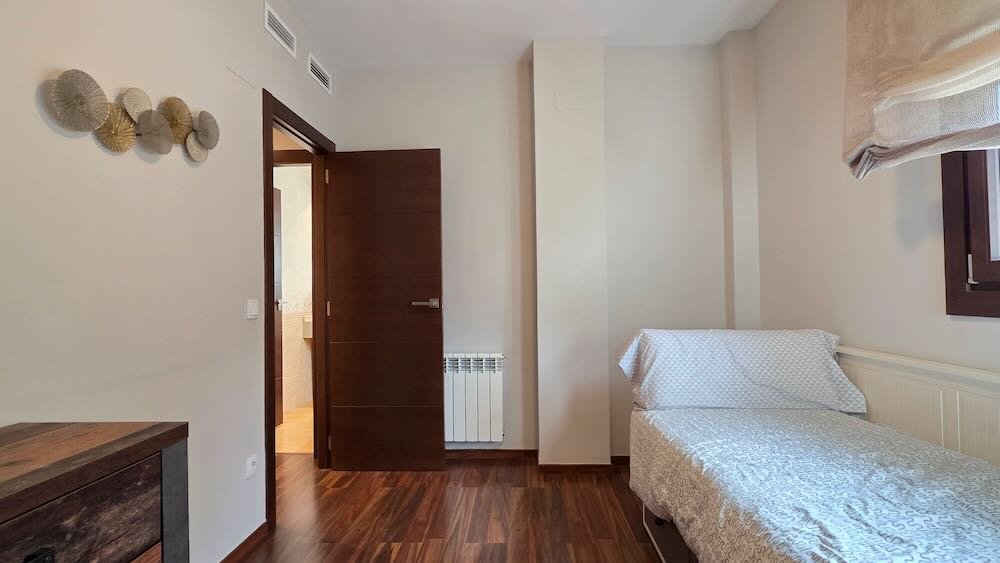 Property 2464 - Image 42